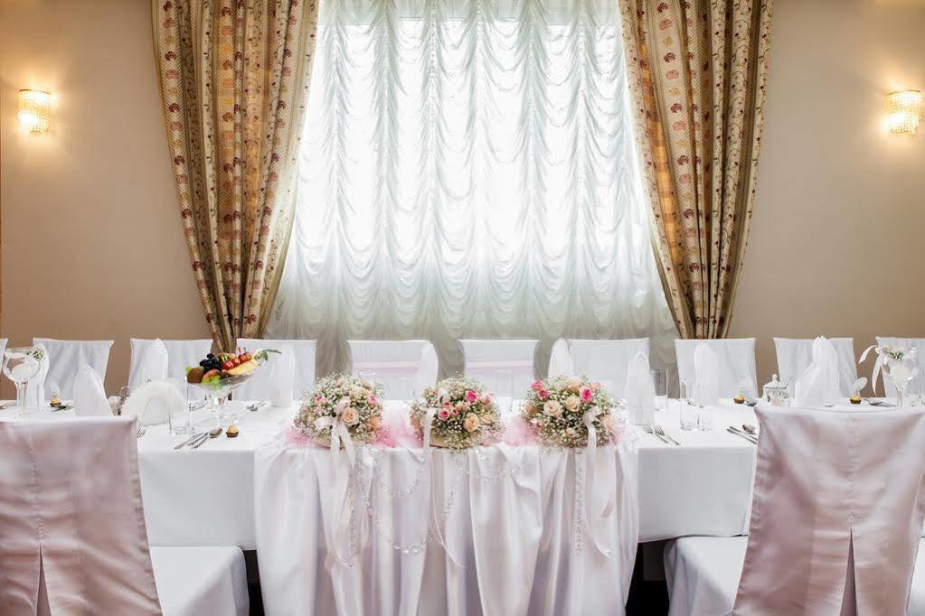 Hotel Panorama Ostrowiec Świętokrzyski Dış mekan fotoğraf