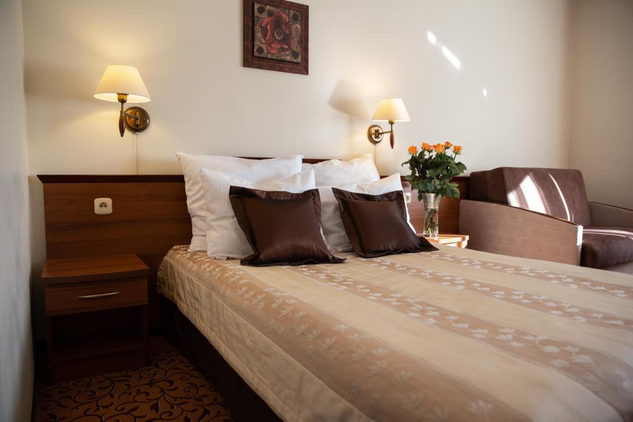 Hotel Panorama Ostrowiec Świętokrzyski Dış mekan fotoğraf