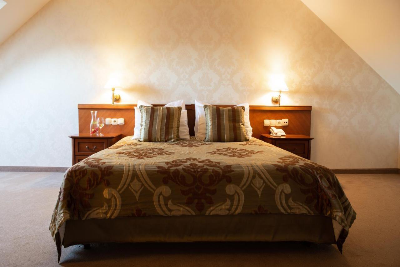 Hotel Panorama Ostrowiec Świętokrzyski Dış mekan fotoğraf
