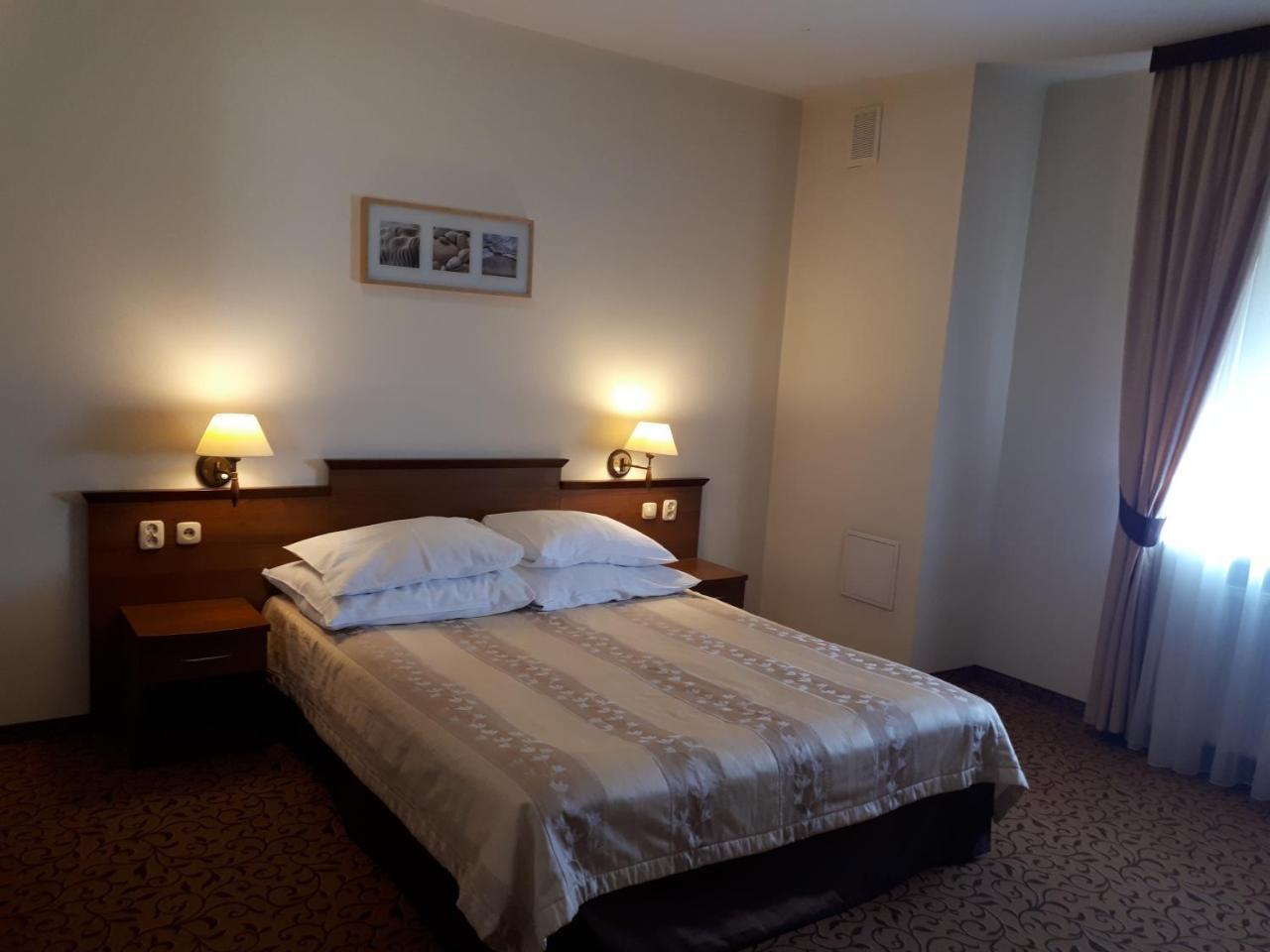 Hotel Panorama Ostrowiec Świętokrzyski Dış mekan fotoğraf