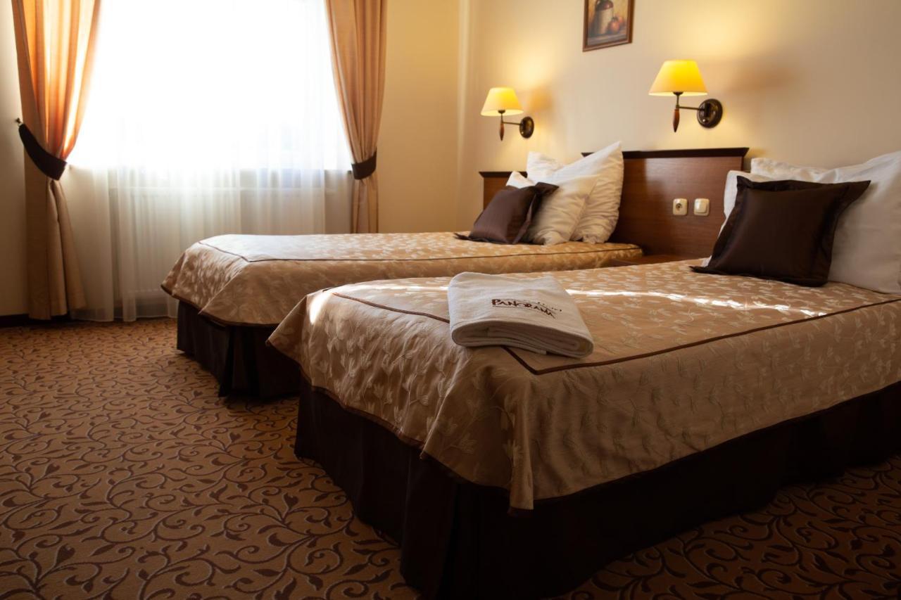 Hotel Panorama Ostrowiec Świętokrzyski Dış mekan fotoğraf