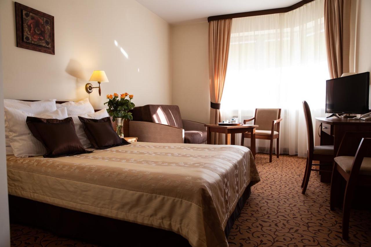 Hotel Panorama Ostrowiec Świętokrzyski Dış mekan fotoğraf
