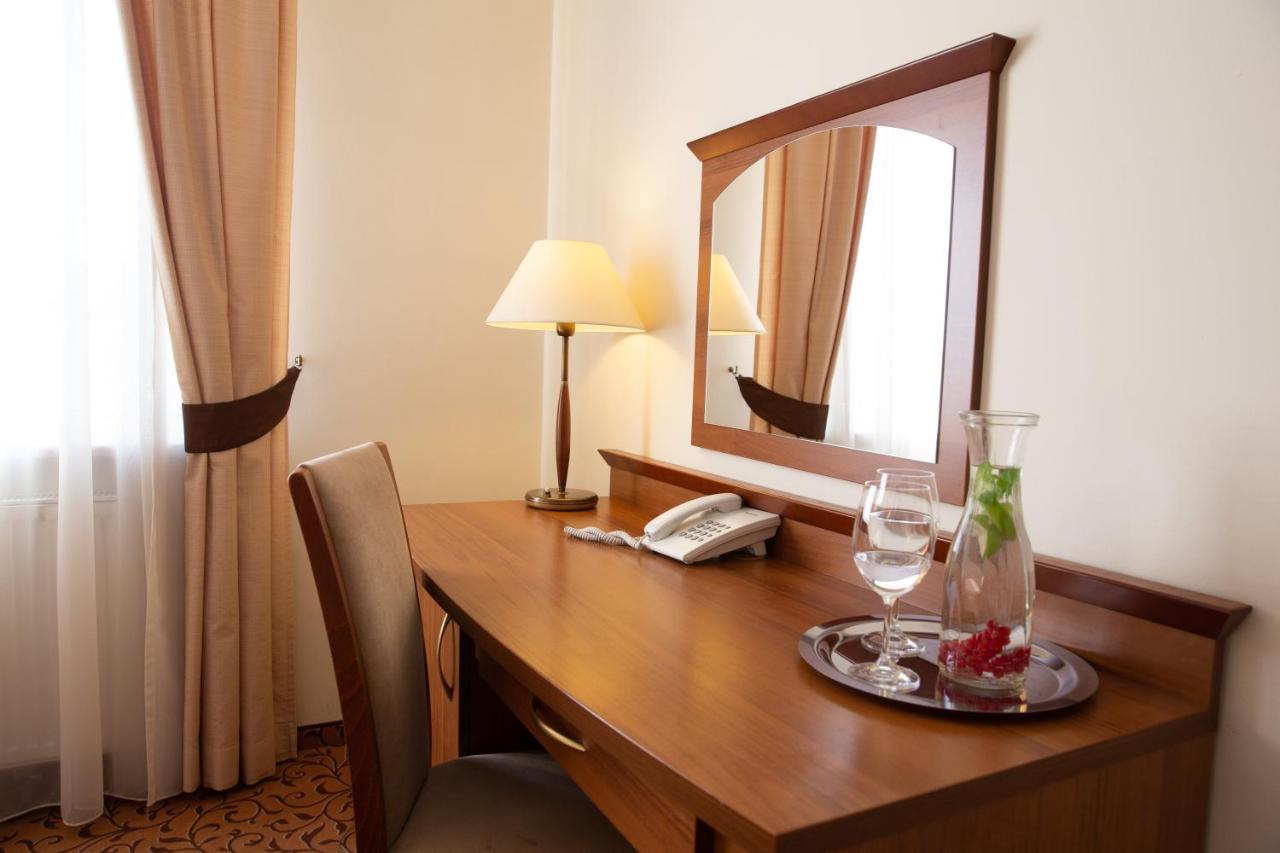 Hotel Panorama Ostrowiec Świętokrzyski Dış mekan fotoğraf