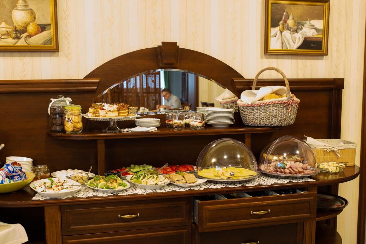 Hotel Panorama Ostrowiec Świętokrzyski Dış mekan fotoğraf